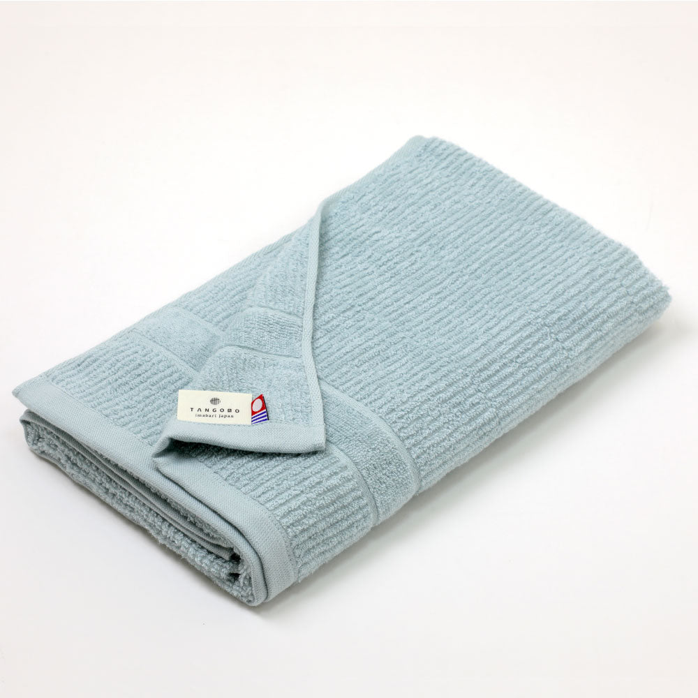 A towel that dries quickly Bath towel
