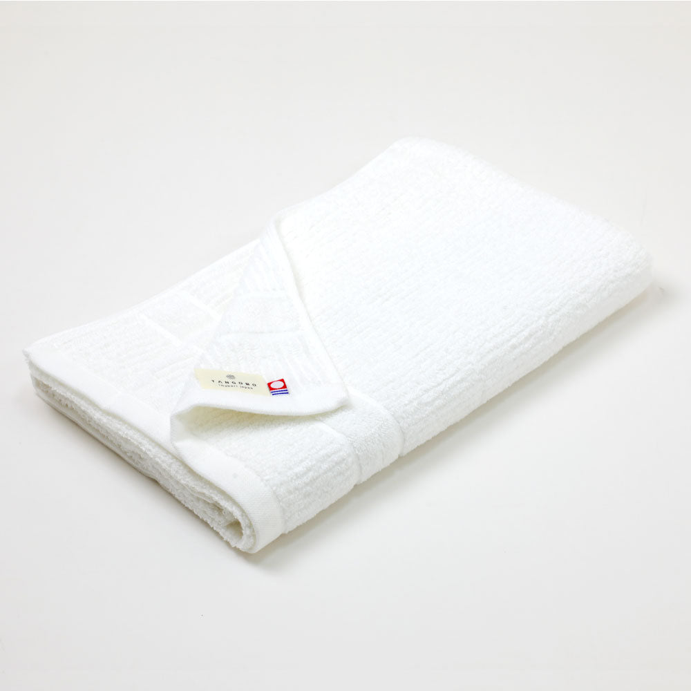 A towel that dries quickly Bath towel